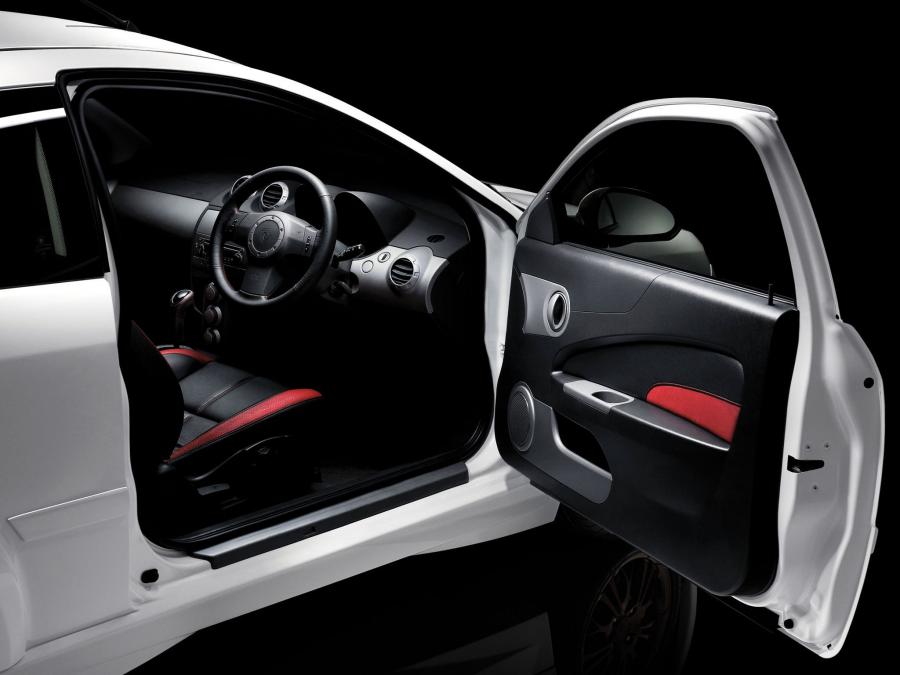Интерьер Proton Satria Neo CPS 2009 года  (фото 7 из 14)